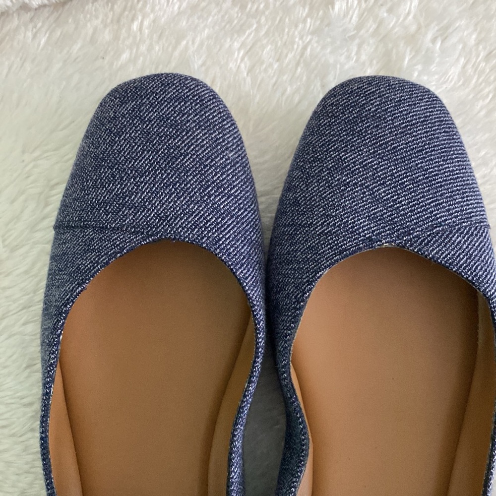 Aerosoles Women's Spearmint Ballet Flat denim with ankle elastic strap. Size 9.5 - Picture 4 of 8